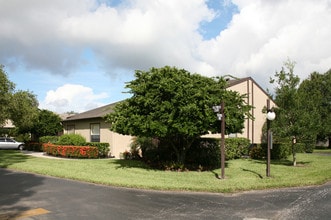 Tallywood Apartments in Sarasota, FL - Building Photo - Building Photo