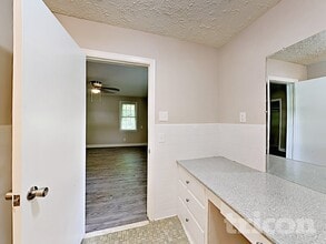 1122 Paramount Cir in Gastonia, NC - Foto de edificio - Building Photo