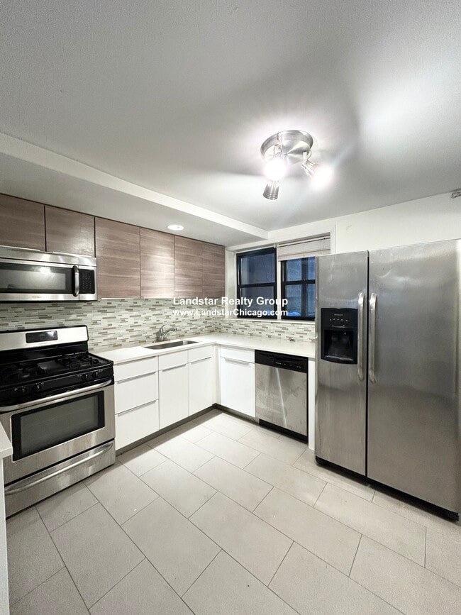 1160 N La Salle Dr, Unit 1160 N. La Salle Dr in Chicago, IL - Building Photo - Building Photo