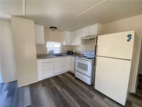 7877 Suncoast Dr in North Fort Myers, FL - Building Photo - Building Photo