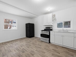 19 E Castle Ave in Spring Valley, NY - Building Photo - Building Photo