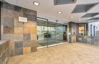 1625 Larimer St, Unit 1106 in Denver, CO - Building Photo - Building Photo