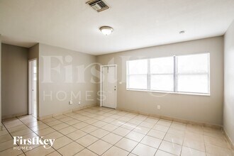 275 NW 194th Terrace in Miami, FL - Building Photo - Building Photo