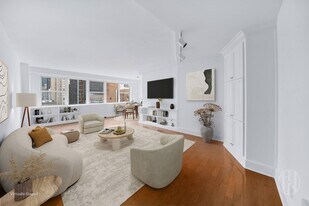 155 E 34th St, Unit 16UT in New York, NY - Building Photo