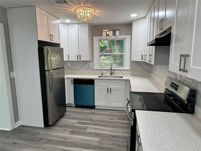 property at 1508 Vancouver Dr