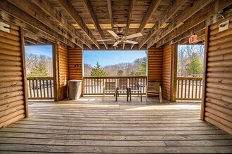 957 Indian Point Rd in Branson, MO - Building Photo - Building Photo