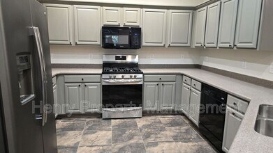 518 Camden Yards Way in Cary, NC - Foto de edificio - Building Photo