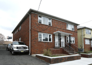 318 Redcliffe St in Elizabeth, NJ - Building Photo - Building Photo