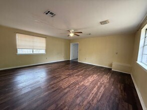 347 Oriole Dr in Slidell, LA - Building Photo - Building Photo