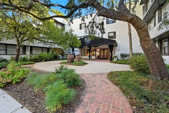 3645 Peachtree Rd NE in Atlanta, GA - Building Photo - Building Photo