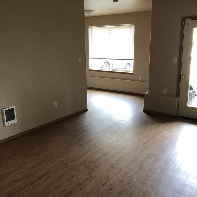 255 SE 3rd St in Clatskanie, OR - Building Photo - Building Photo