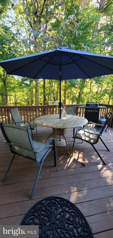 property at 10401 Headly Ct
