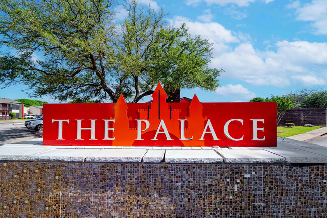 Palace in Arlington, TX - Foto de edificio - Building Photo