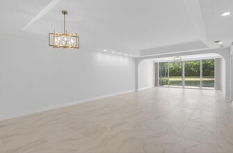 9151 Pine Springs Dr in Boca Raton, FL - Building Photo - Building Photo
