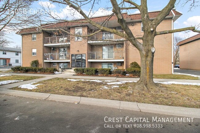 property at 1405 E Chicago St