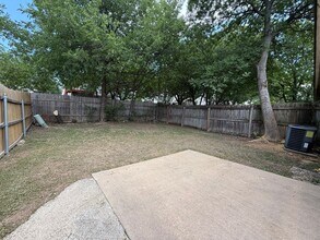 2310 Fuzz Fairway in Austin, TX - Building Photo - Building Photo