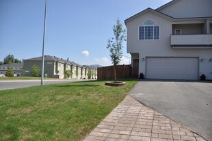 211 Whisper Knoll Cir in Anchorage, AK - Building Photo