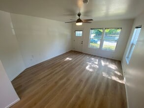 16 N Everett St in Kennewick, WA - Building Photo - Building Photo