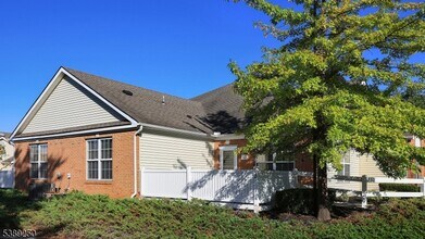42 Chandler Ct in Hillsborough Township, NJ - Building Photo - Building Photo