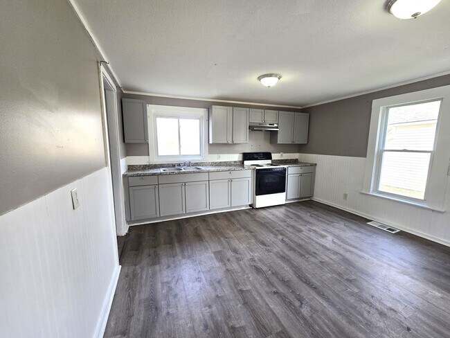 544 Emerson St, Unit 1 in Rochester, NY - Building Photo - Building Photo