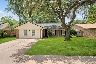 2523 Village Oak Dr. in Katy, TX - Building Photo - Building Photo