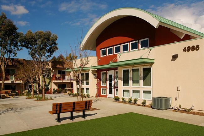 4986 Logan Ave in San Diego, CA - Building Photo - Building Photo