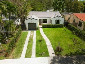 375 De Soto Dr in Miami Springs, FL - Building Photo - Building Photo