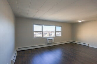 7300 N Ridge Blvd, Unit #510 in Chicago, IL - Building Photo - Building Photo