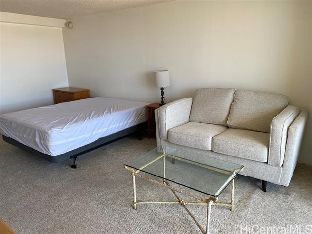445 Seaside Ave in Honolulu, HI - Building Photo
