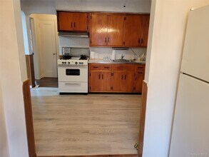 228 East Ave in Valley Stream, NY - Building Photo - Building Photo