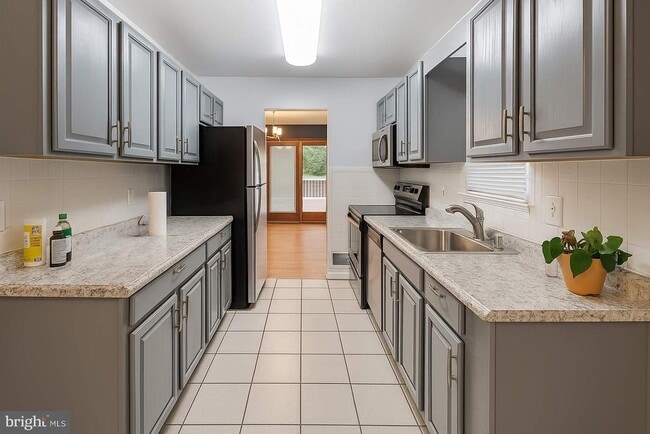 8905 Bluffwood Ln in Fort Washington, MD - Building Photo - Building Photo