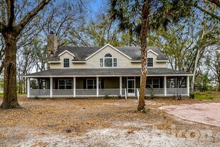 3312 Carson Oaks Ln in Plant City, FL - Building Photo