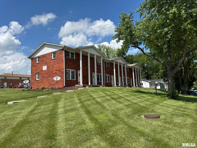 property at 18 Parkview Dr