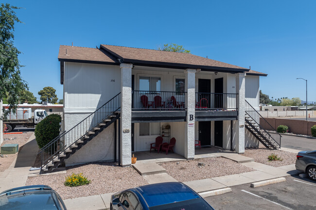 Date Villas Apartments in Mesa, AZ - Foto de edificio - Building Photo