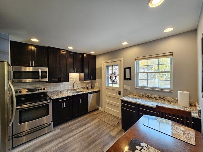 4073 Spruce Way, Unit 24 in Vail, CO - Foto de edificio - Building Photo