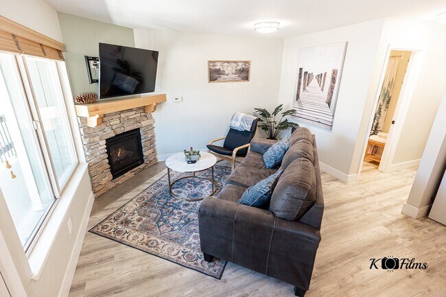 360 Galaxy Ln, Unit D in Stateline, NV - Building Photo - Building Photo