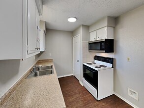 16722 Forest Bend Ave in Friendswood, TX - Building Photo - Building Photo