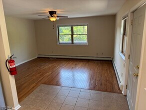 172 Landing Rd in Roxbury Township, NJ - Building Photo - Building Photo