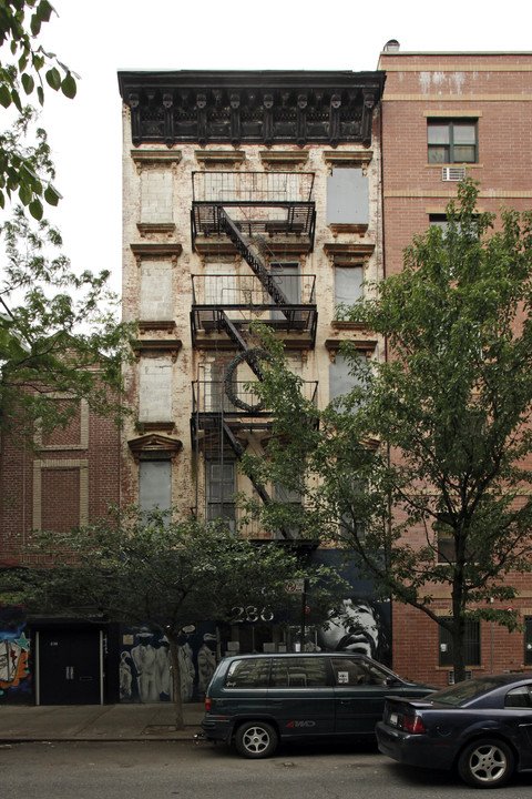 236 E Third St in New York, NY - Foto de edificio