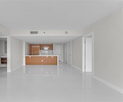 50 Biscayne Blvd, Unit 3601 in Miami, FL - Building Photo