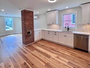 371 Islington St in Portsmouth, NH - Building Photo - Building Photo