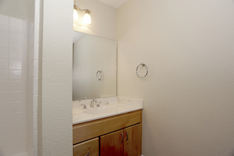 Ocean Elements at Villa del Sol Apartments in Long Beach, CA - Building Photo - Interior Photo