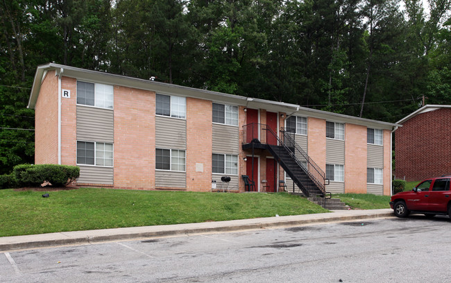 Hollywood Shawnee Apartments in Atlanta, GA - Foto de edificio - Building Photo