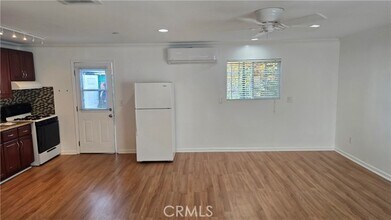 6179 Oak Crest Way in Los Angeles, CA - Building Photo - Building Photo