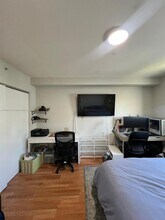 2740 SW 28th Ter, Unit 604 in Miami, FL - Building Photo - Building Photo