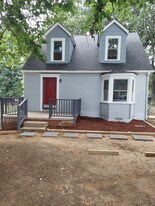 412 Hickory Chapel Rd in High Point, NC - Building Photo