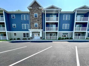 21 Pinecrest Dr in Essex Junction, VT - Building Photo - Building Photo