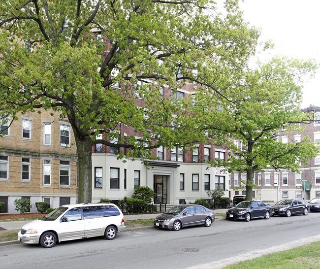 1340 Commonwealth Ave in Allston, MA - Building Photo - Building Photo