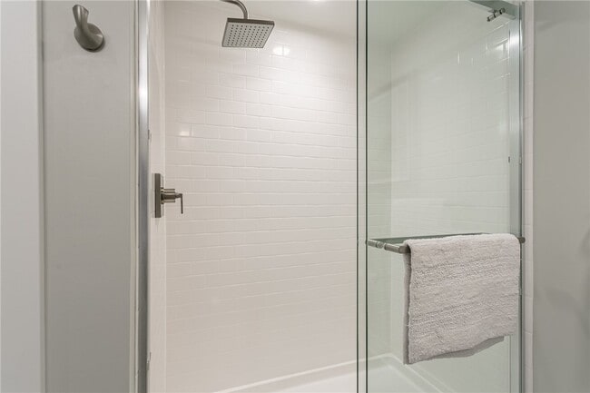 205 Lakeshore Dr in Canandaigua, NY - Building Photo - Building Photo