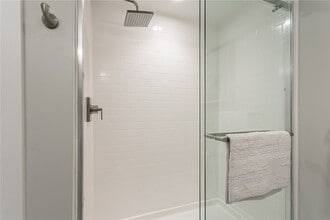 205 Lakeshore Dr in Canandaigua, NY - Building Photo - Building Photo